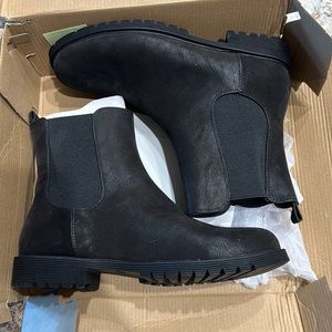 BRAND NEW NEVER WORN! Loft Chelsea Booties